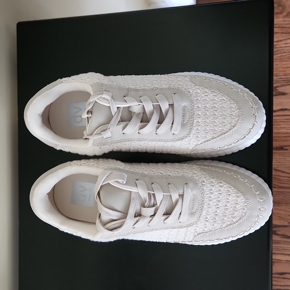 New Dolce Vita Fredi Dolan platform sneakers in ecru and white. - Picture 2 of 4